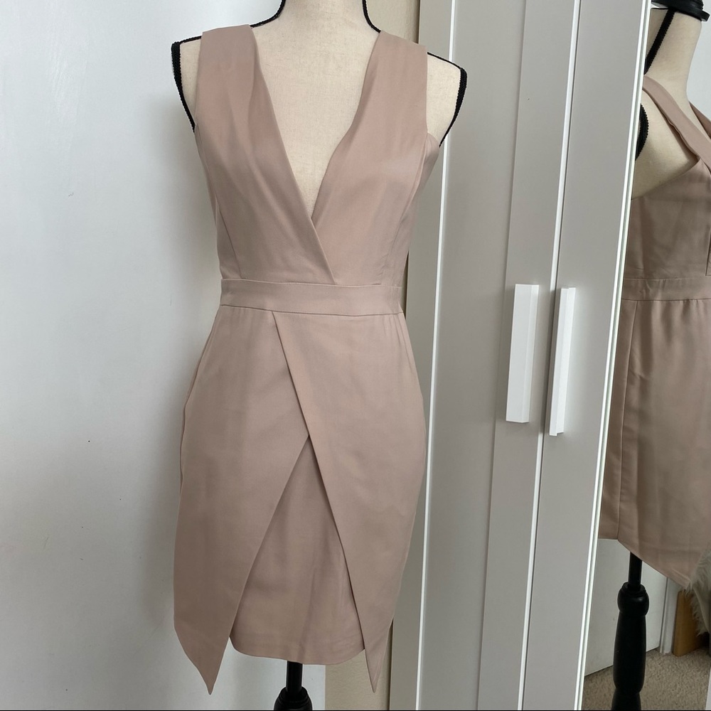 ANGL Low cut & Backless Bodycon Mini Dress